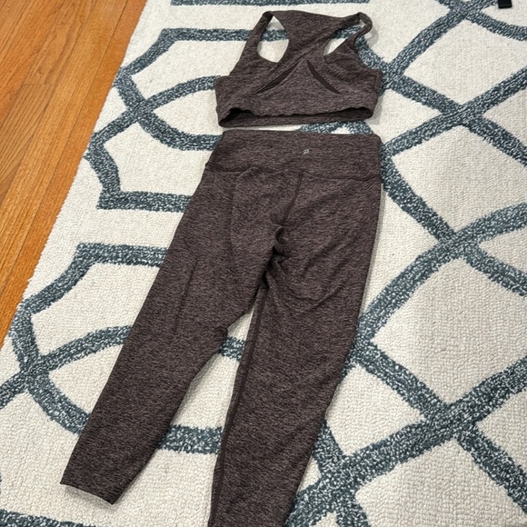 Peloton Capri and bra top set - Picture 6 of 7